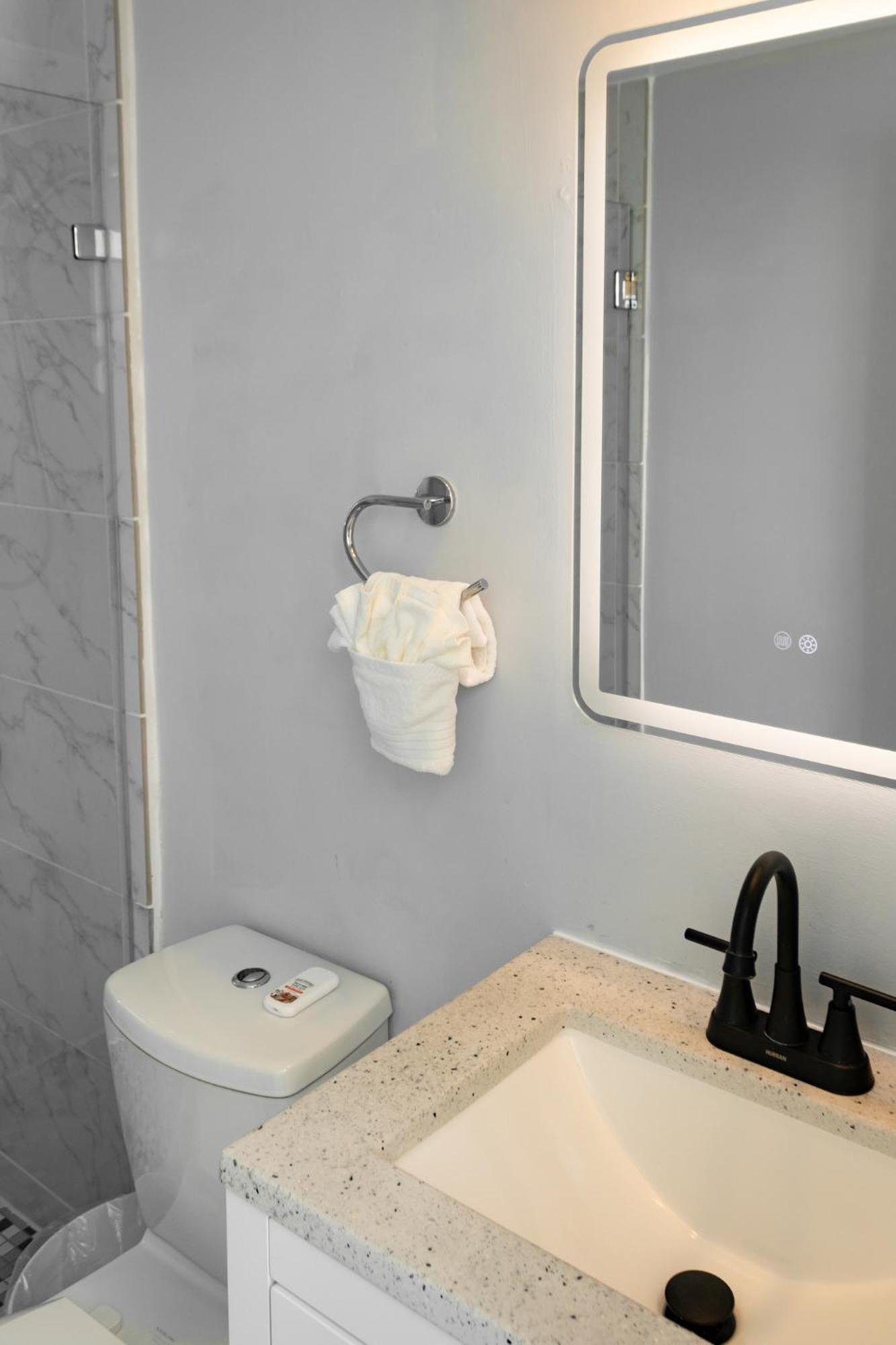 Star Oasis 1 Bedroom Downtown *